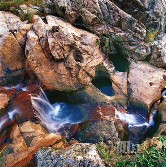 东平仙人井风景区图片