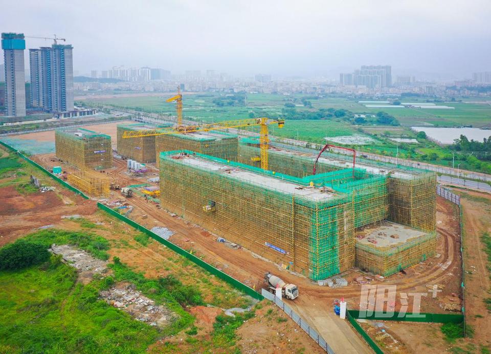 阳东凤凰中学项目已完成总工程量60%