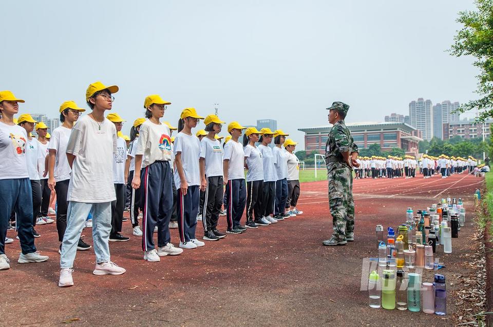 广东两阳中学校服图片